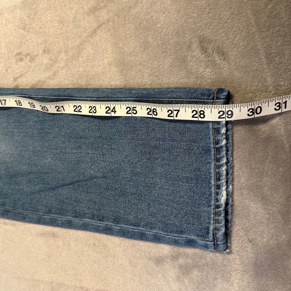 American Eagle Women’s Mom Jeans 6 Long Blue Distressed Straight - Picture 9 of 9